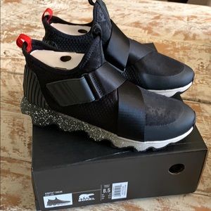 Sorel Kinetic Sneak Size 8.5 New with Box